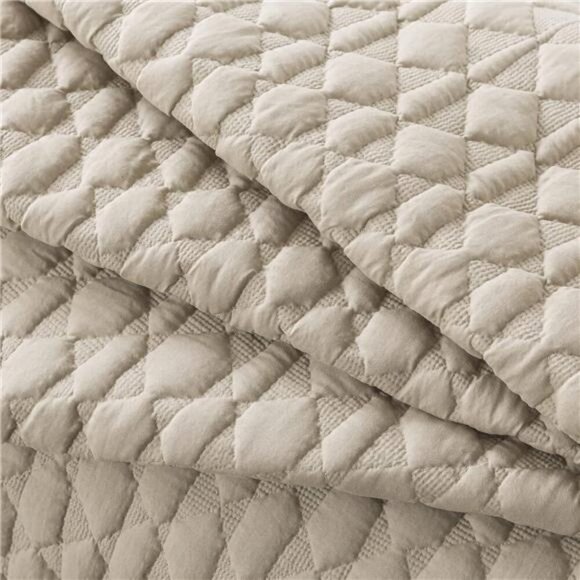 Beige Quit Twin Size Bedding Sets with Pillow Sham, Lightweight Bedspread - Picture 6 of 7